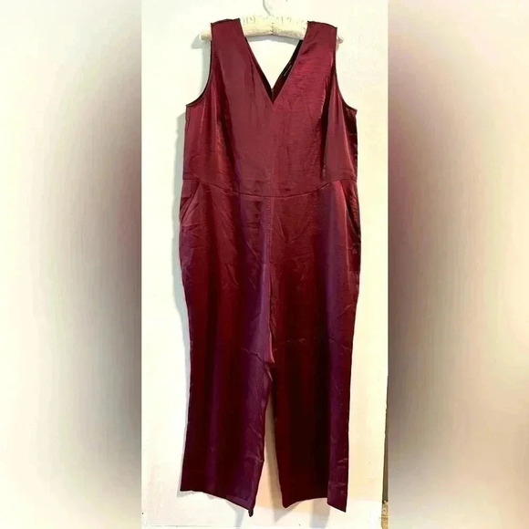 Universal Standard Pants - NWT Universal Standard Luna jumpsuit size S (14/16)